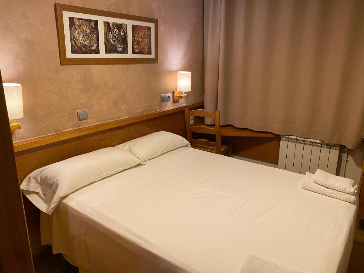 Hostal Galicia Cardedeu Eksteriør bilde