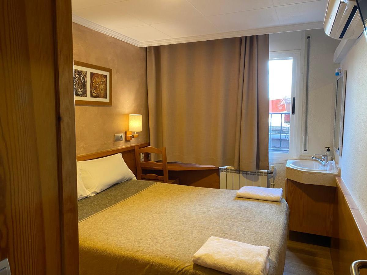 Hostal Galicia Cardedeu Eksteriør bilde